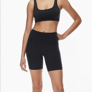 Aritzia biker shorts 7”